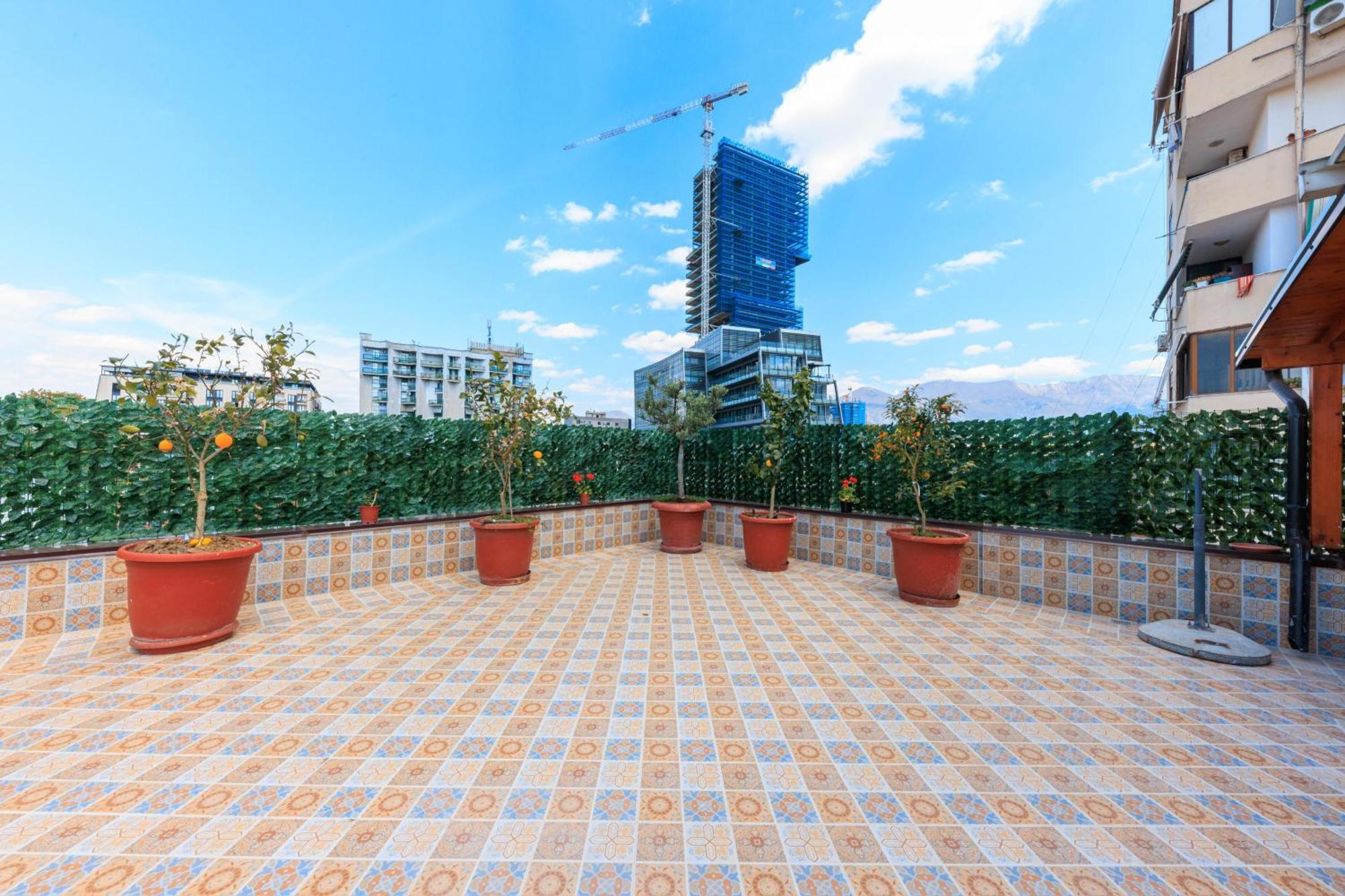 Syncron Centre Skyline Rooftop Tirana Apartments エクステリア 写真